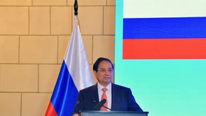 政府总理范明正出席越俄企业论坛。（青江 摄）