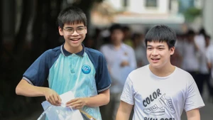 河内中学学生。（图片来源：丁松/越南快讯）