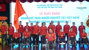 越南残疾人体育代表团启程赴泰国举行的第13届东盟残疾人运动会。