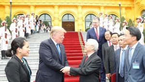 越共中央总书记、国家主席阮富仲于2019年2月27日在河内会见来越出席第二次美朝峰会的美国总统特朗普。