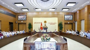 越南国会常委会第49次会议场景。（图片来源：越通社）