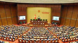 附图：越南第十五届国会第十次会议。