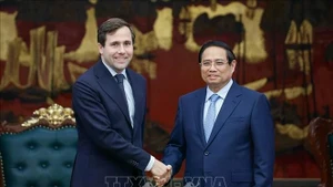 2025年5月12日，越南政府总理范明正会见瑞典国际发展合作与对外贸易部长本杰明·多萨。