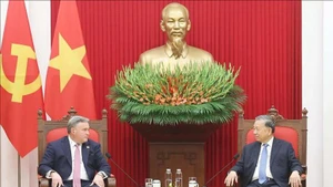 越共中央总书记苏林会见墨菲石油公司领导。