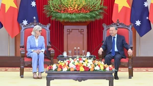 越共中央总书记苏林会见澳大利亚总督萨曼莎·莫斯廷。