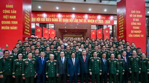 苏林总书记等党和国家领导人出席越共人民军第十二次代表大会。（维灵 摄）