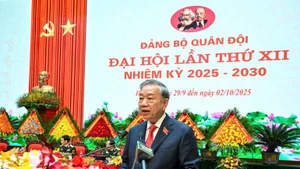 越共中央总书记、中央军委书记苏林发表指导讲话。