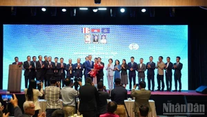 越柬企业协会在柬埔寨首都金边召开第一次大会（2025—2029年任期）。（丁长 摄）