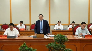 范明正总理在会议上发表结论性讲话。