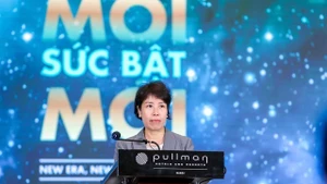 越南财政部副部长阮氏碧玉在论坛上致辞。
