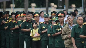 越南－老挝－柬埔寨志愿军与军事专家联合会筹委会与越南生命之言社会型企业以及地方政府联合举行纪念仪式，缅怀为国家独立自由和崇高国际主义事业而英勇牺牲的英雄烈士。
