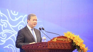 柬埔寨首相洪玛奈发表讲话。（图片来源：越通社）