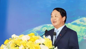 宣光省委书记侯阿令谈祖国边疆'山河盛会'筹备工作。