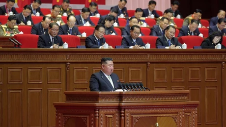 2月20日，金正恩同志在朝鲜劳动党第九次代表大会第二天会议上发表讲话。（图片来源：朝中社/越通社）