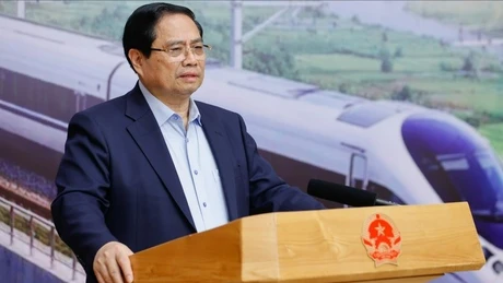 范明正总理在会上发表讲话。（图片来源：VGP）