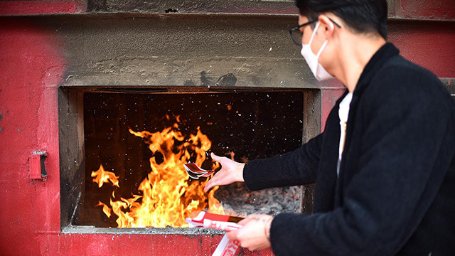 河内人正月十五出去烧香拜佛 祈求平安（组图） ảnh 8