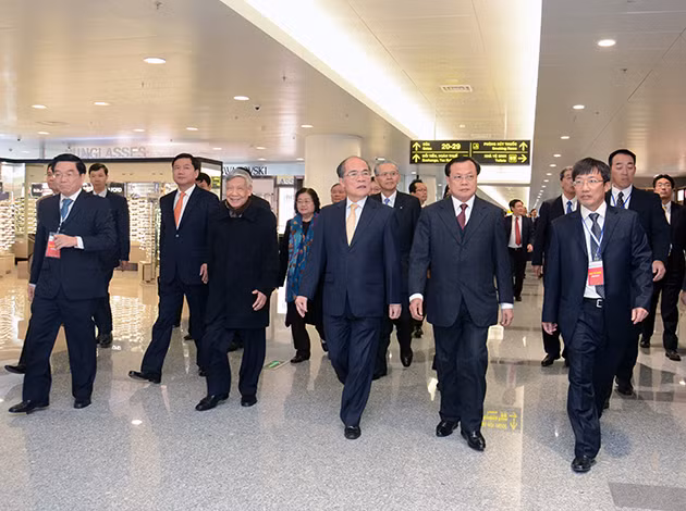 越南内排国际机场T2航站楼及日新—内排公路正式竣工投运 ảnh 1