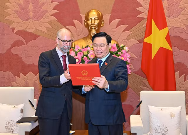 越南国会主席王廷惠分别会见美国和加拿大驻越南大使（组图） ảnh 8