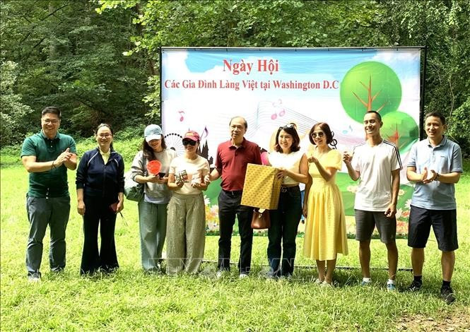 此次活动旨在庆祝2025年越南家庭日活动,弘扬越南家庭的优良传统文化。 03-9211.jpg