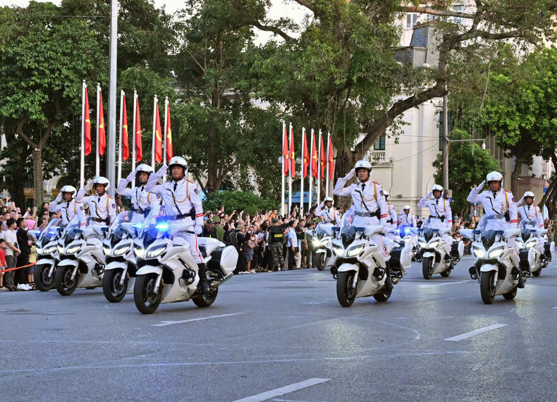 国宾护卫摩托车队伍表演。 15.jpg