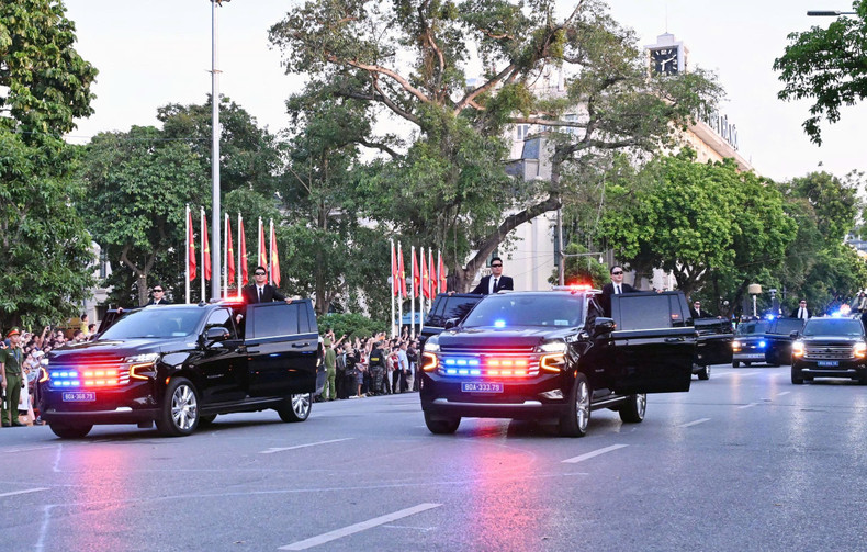 越南警卫司令部警卫战士的技术演示和业务技能上演。 16.jpg