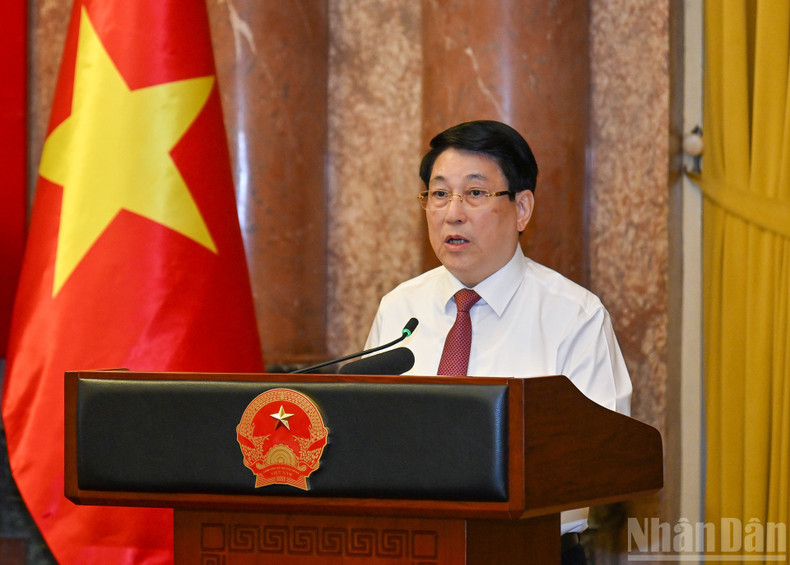 国家主席梁强在会上发表讲话。 13.jpg