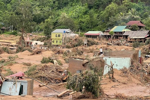 2025年7月洪灾导致义安省美理乡数百间房屋受损。（图片来源：越通社）