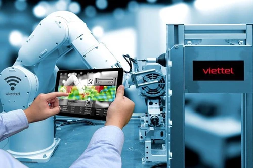 第57-NQ/TW号决议将科技、革新创新和数字化转型确定为“最重要的关键性突破以及推动现代生产力快速发展、完善生产关系、革新国家治理方式的主要动力”。（图片来源：政府网）