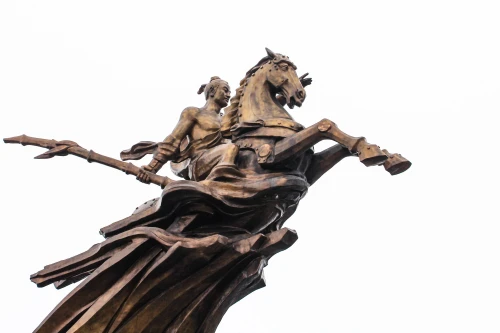 越南文化‘四不死’之一的圣勇神正英武地骑马出征。（图片来源：越通社）