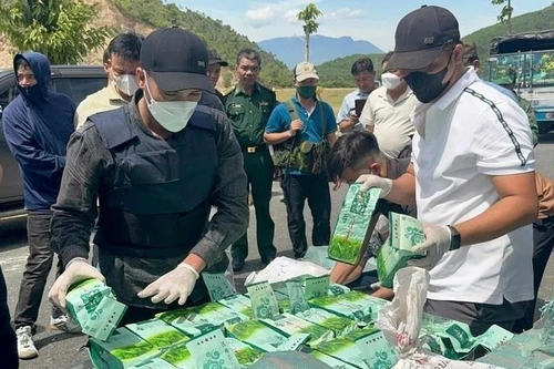 侦破QB525号专案后，当局缴获各类毒品295.5公斤。（图片来源：边防部队）