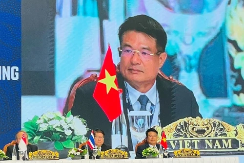 越南最高人民检察院检察长阮辉进出席东盟检察长会议。（图片来源：保护法律报）