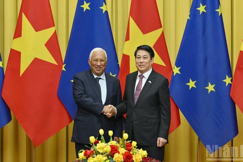 越南国家主席梁强和欧洲理事会主席安东尼奥·科斯塔。