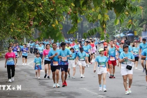 2025年VnExpress马拉松芹苴站现场。（图片来源：越通社）