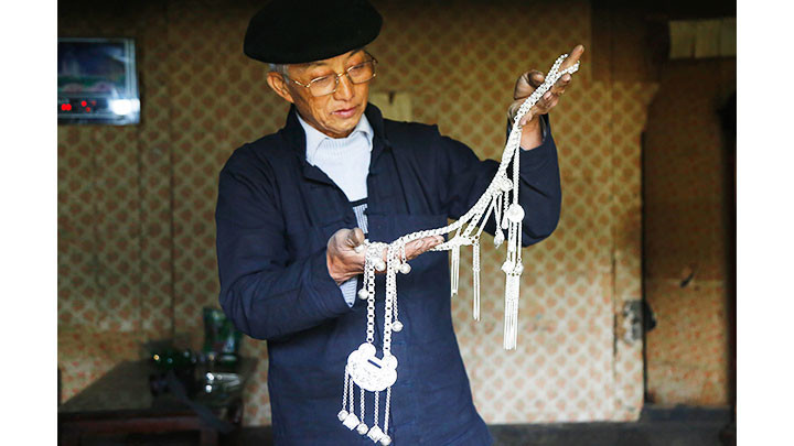 保留赫蒙族白银雕刻业的精华 ảnh 6