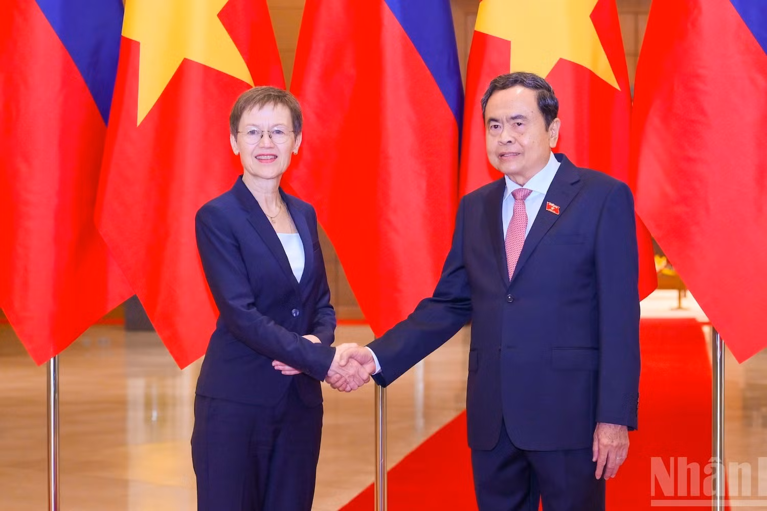 越南国会主席陈青敏和列支敦士登公国首相布丽吉特·哈斯。