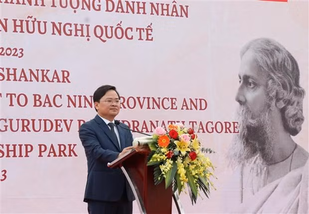 北宁省委书记阮英俊在仪式上发表讲话。
