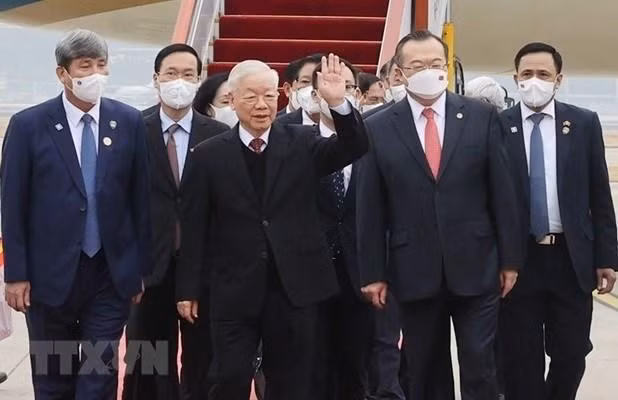 越共中央总书记阮富仲一行抵达北京，开始对中华人民共和国进行正式访问。（图片来源：越通社）