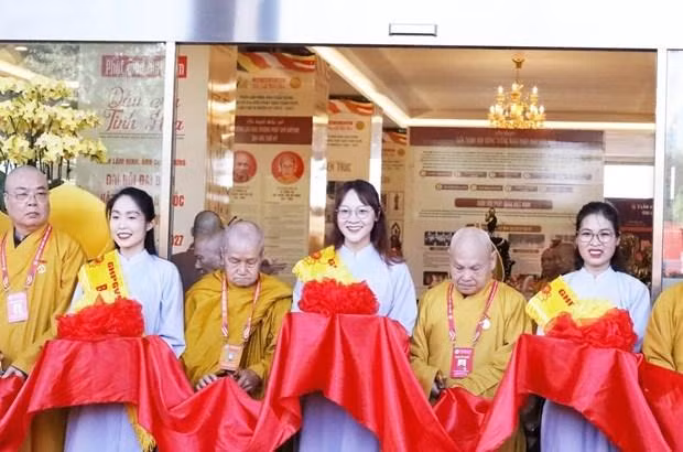 “越南佛教-精华烙印”展会开幕。
