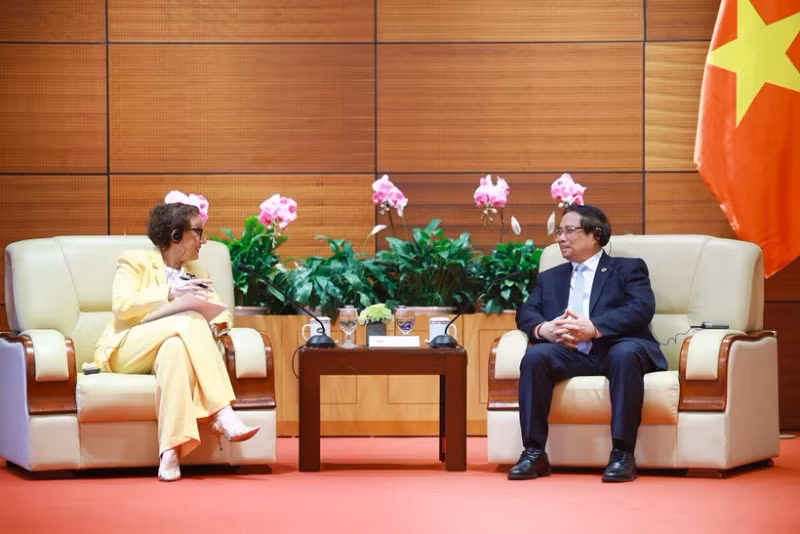 越南政府总理范明正会见联合国贸易和发展会议秘书长丽贝卡·格林斯潘。