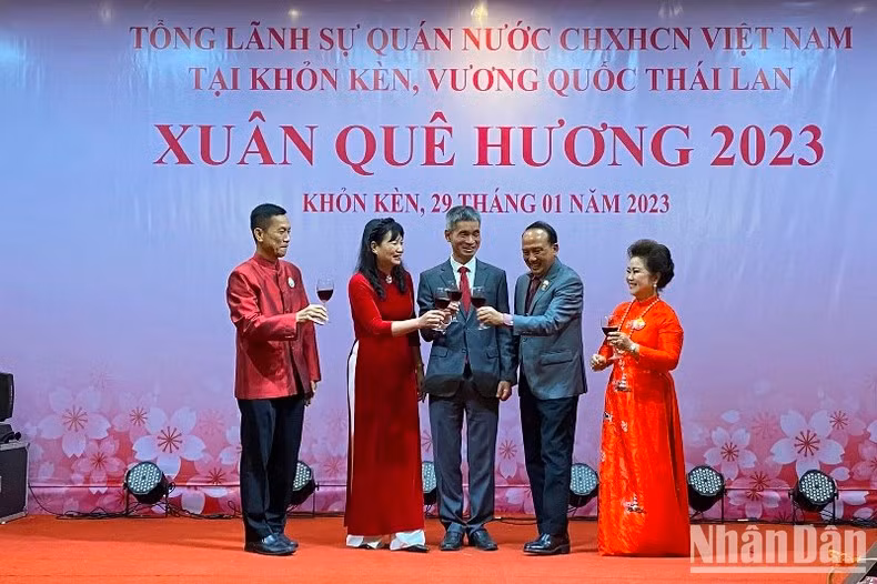 越南驻泰国孔敬总领事馆举行2023年“家乡之春”活动。
