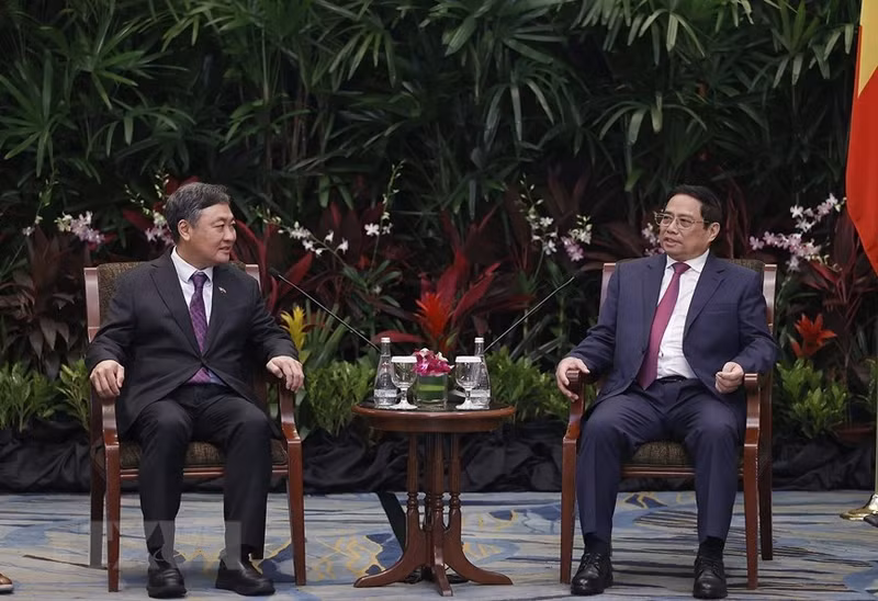 政府总理范明正会见胜科集团董事会副主席Tow Heng Tan。