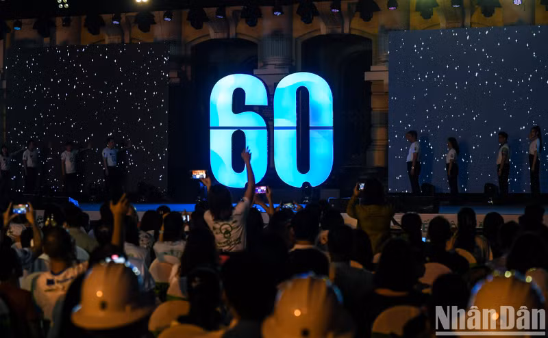 河内市民积极响应2023年“地球一小时”活动【组图】 ảnh 5 河内市民积极响应2023年“地球一小时”活动【组图】 ảnh 5