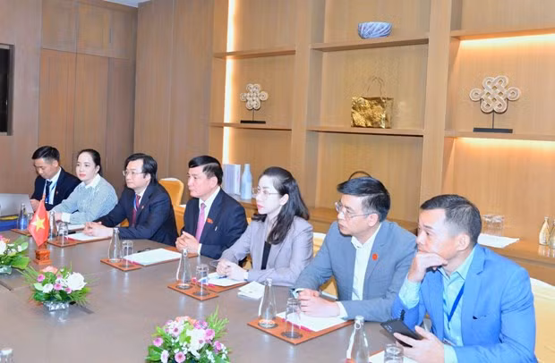 越南国会秘书长裴文强高度评价第一届柬老越三国国会高级会议的筹备工作。
