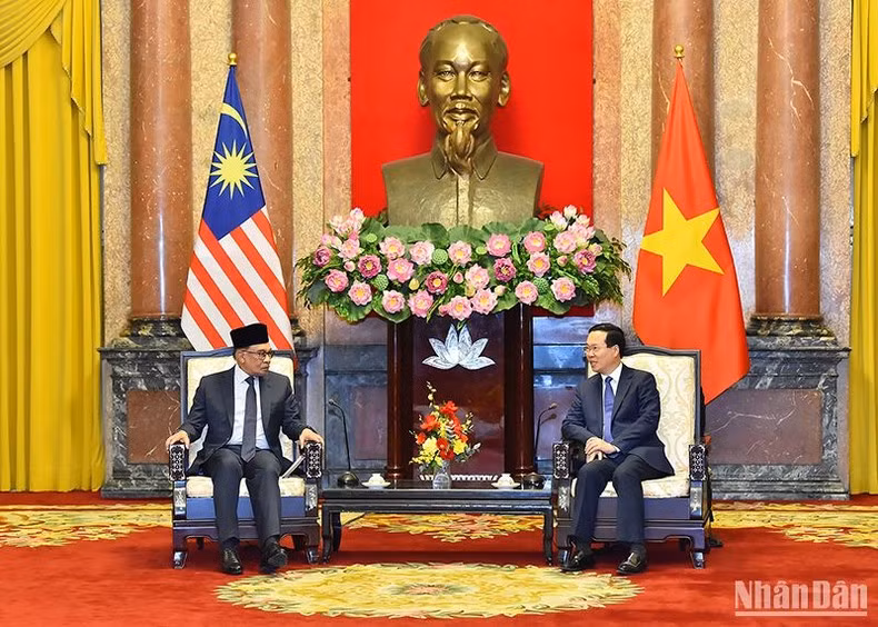 越南国家主席武文赏会见马来西亚总理安瓦尔·易卜拉欣。