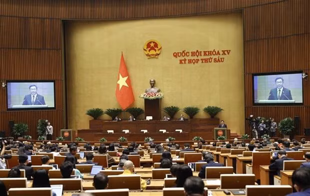 越南国会主席王廷惠致闭幕词。