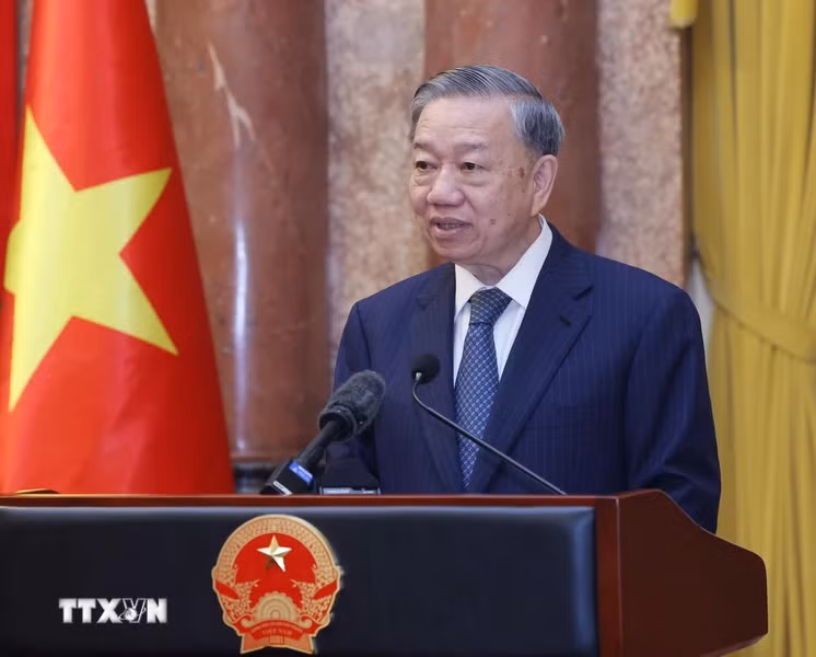 越共中央总书记苏林发表讲话。