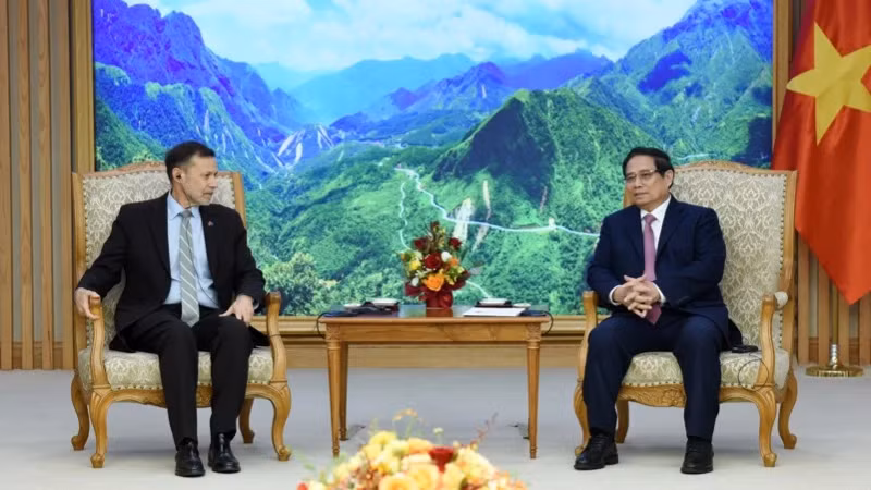 越南政府总理范明正会见澳大利亚驻越大使安德鲁·戈莱辛斯基。