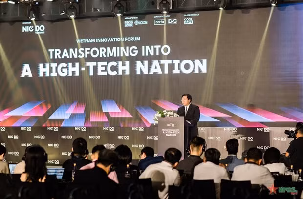越南计划与投资部副部长陈维东在论坛上发言。