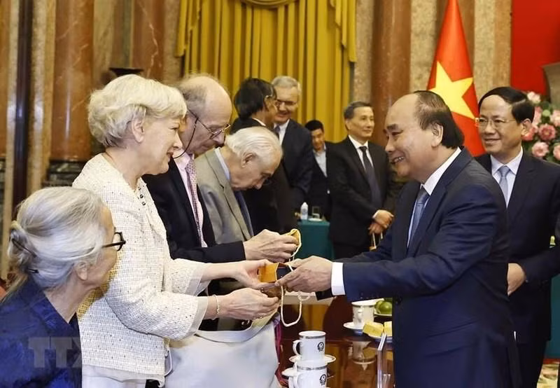 越南国家主席阮春福会见国际著名科学家（组图） ảnh 11
