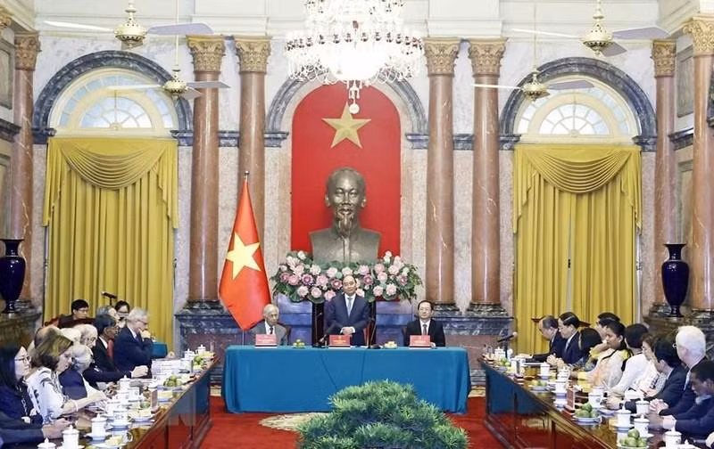 阮春福主席在会见中发表讲话。